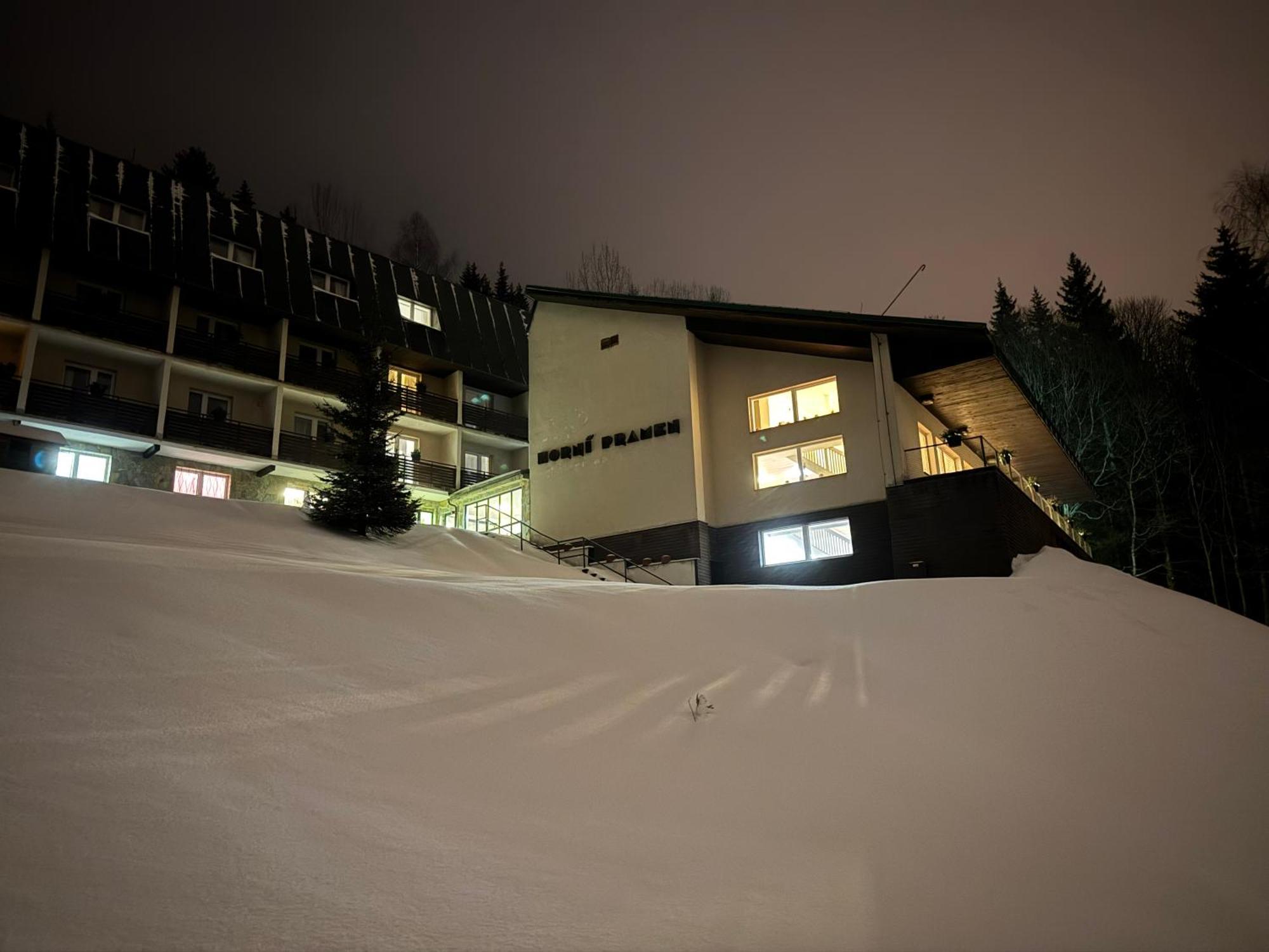 Hotel Horní Pramen Spindleruv Mlyn Exterior foto
